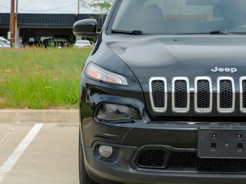 Used 2017 Jeep Cherokee Latitude w/ Safety/Convenience Group image 47