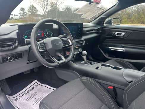 Used 2025 Ford Mustang Coupe image 14