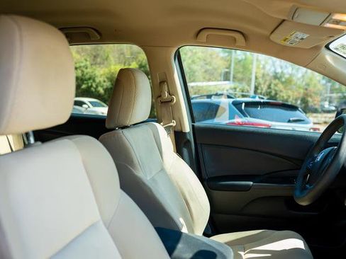 Used 2015 Honda CR-V LX image 9