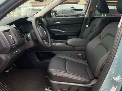 New 2026 Nissan Pathfinder SL FWD image 9
