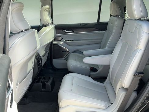 Used 2021 Jeep Grand Cherokee L Overland w/ Luxury Tech Group IV image 14