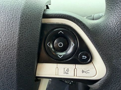 Used 2017 Toyota Prius Two image 40