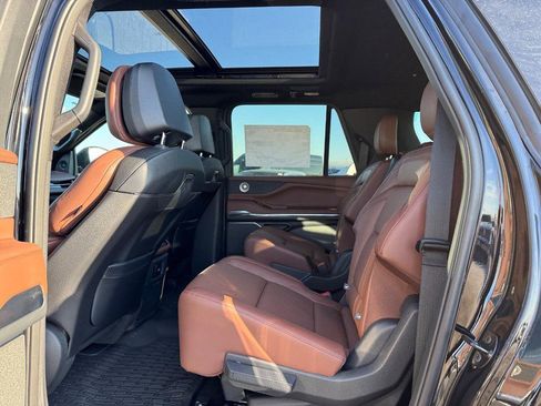 New 2025 Lincoln Navigator L Reserve image 10