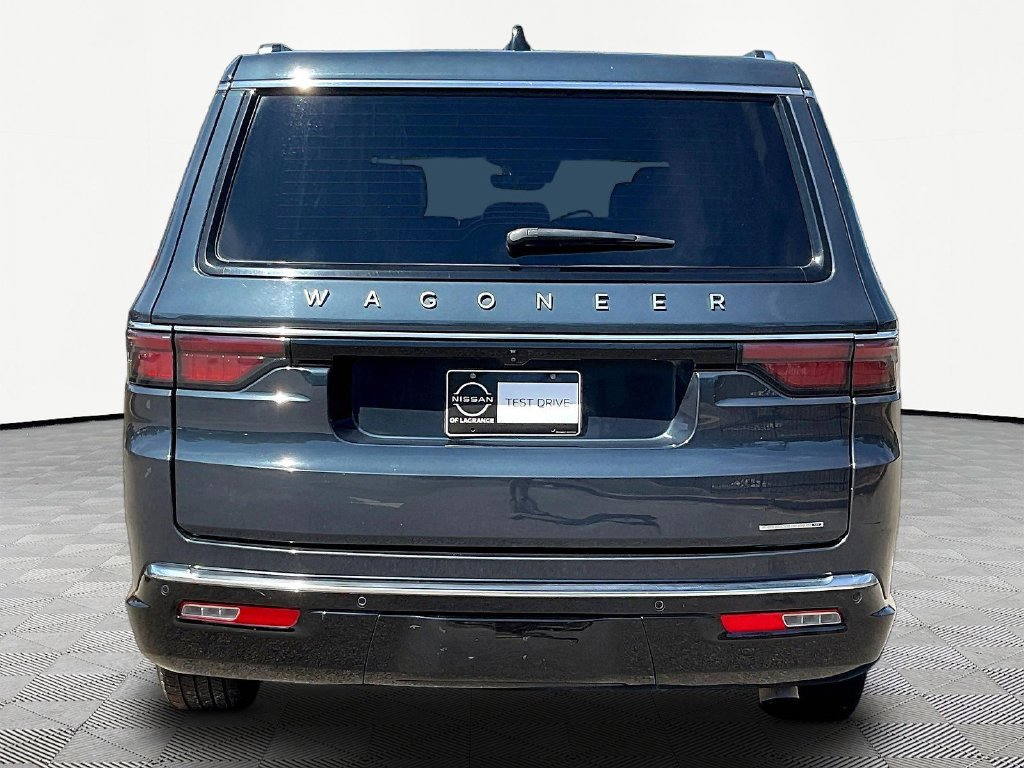 Used 2024 Jeep Wagoneer L Series III w/ Flexible Seating Group AWD/4WD image 7