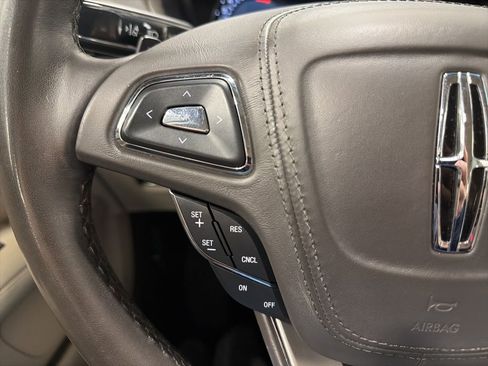 Used 2019 Lincoln MKZ Premiere FWD image 10