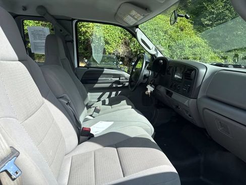 Used 2007 Ford F250 XL RWD image 9