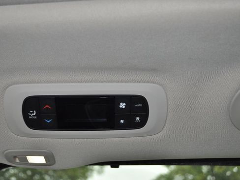 Used 2022 Chrysler Pacifica Limited image 22