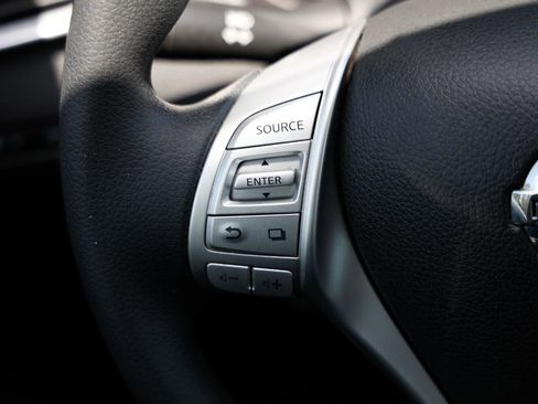 Used 2016 Nissan Rogue S FWD image 24