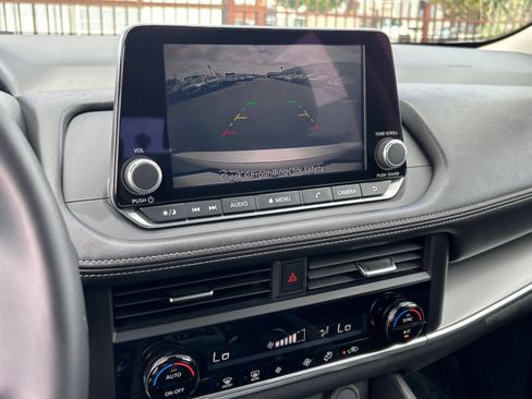 Used 2025 Nissan Rogue SV AWD/4WD image 24