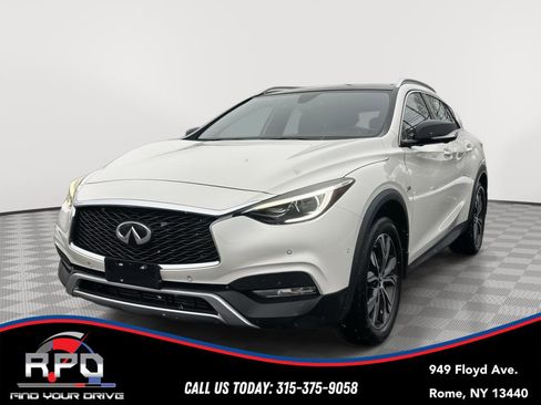 Used 2018 INFINITI QX30 Premium w/ Cargo Package image 1