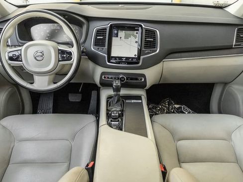 Used 2020 Volvo XC90 T5 Momentum image 7