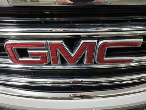 Used 2020 GMC Terrain SLT w/ Preferred Package AWD/4WD image 8