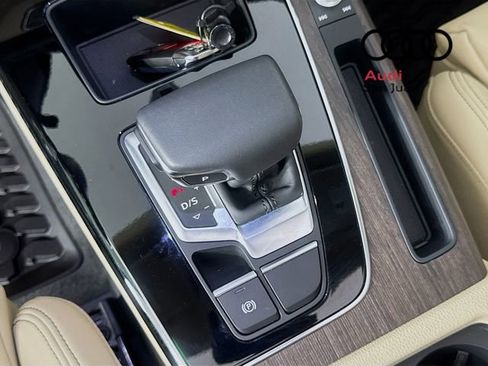 Used 2024 Audi Q5 2.0T Premium w/ Convenience Package image 20