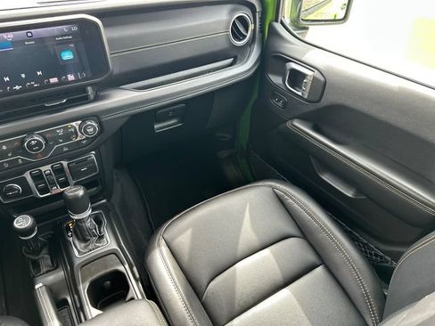 Used 2025 Jeep Gladiator Sport AWD/4WD image 20