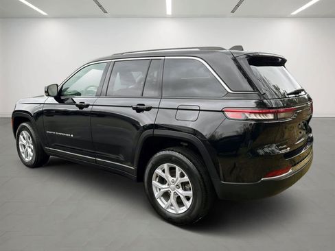 Used 2023 Jeep Grand Cherokee Limited AWD/4WD image 3