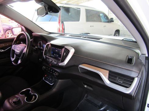 Used 2020 GMC Terrain SLE FWD image 10