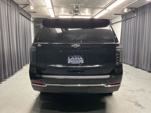 New 2026 Chevrolet Suburban LT image 3