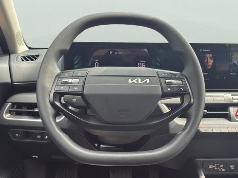 Used 2025 Kia K4 FWD image 26