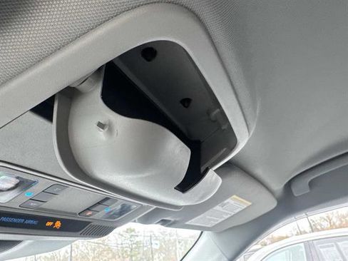 Used 2022 Ford Explorer XLT w/ Equipment Group 202A image 41