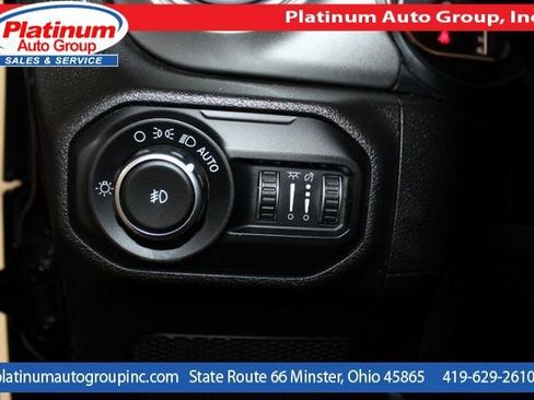 Used 2019 Jeep Wrangler Unlimited Sahara w/ Safety Group AWD/4WD image 21