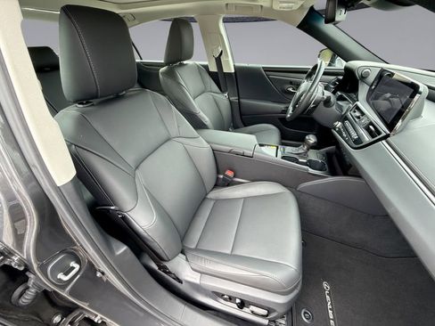 Used 2025 Lexus ES 350 w/ Premium Package FWD image 16