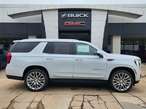 New 2026 GMC Yukon Denali w/ Denali Reserve Package AWD/4WD image 2