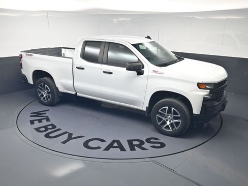 Used 2019 Chevrolet Silverado 1500 Custom Trail Boss w/ Custom Convenience Package image 15