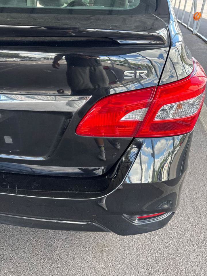 Used 2019 Nissan Sentra SR w/ Premium Package (SR) FWD image 11