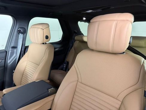 New 2026 Land Rover Discovery Limited Edition image 15