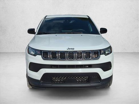 Used 2024 Jeep Compass Sport AWD/4WD image 2