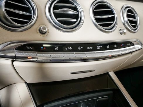 Used 2018 Mercedes-Benz S 560 Cabriolet image 17