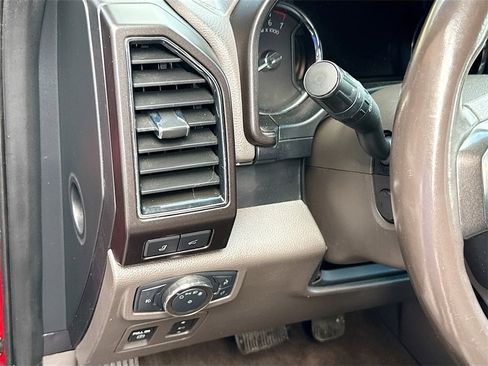 Used 2021 Ford Expedition Limited image 11