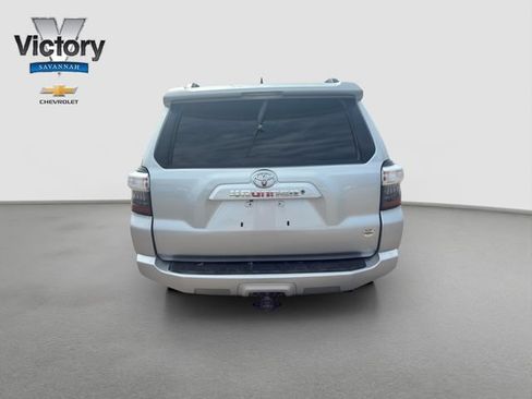 Used 2019 Toyota 4Runner SR5 AWD/4WD image 6