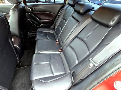 Used 2018 MAZDA MAZDA3 Touring image 21