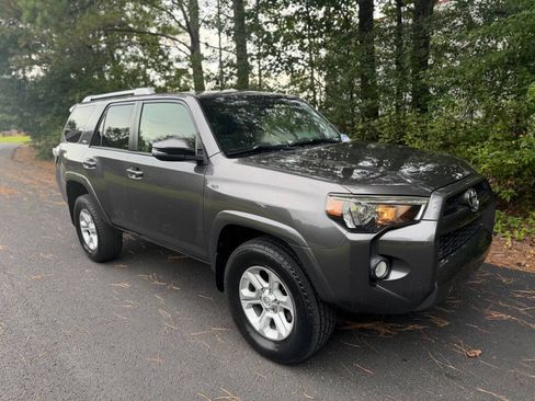 Used 2015 Toyota 4Runner SR5 Premium AWD/4WD image 17