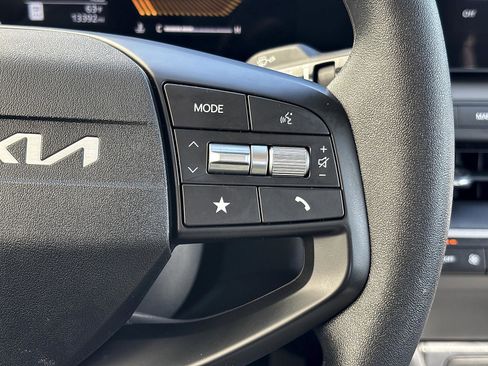 Used 2025 Kia K4 LXS image 28