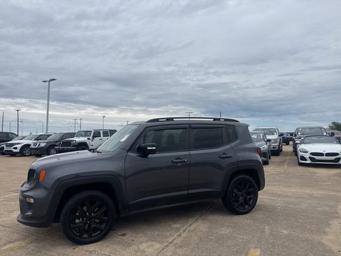 Used 2023 Jeep Renegade Altitude AWD/4WD image 10