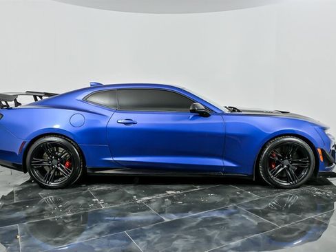 Used 2018 Chevrolet Camaro ZL1 image 13