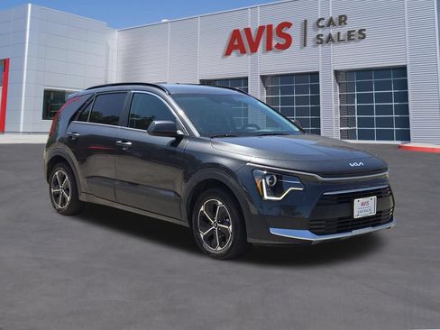 Used 2025 Kia Niro LX FWD image 3