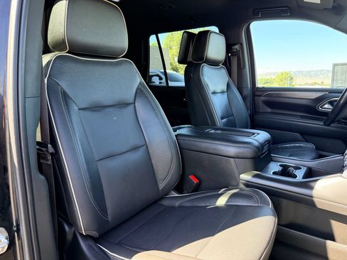 Used 2021 GMC Yukon SLT w/ Rear Media and Nav Package AWD/4WD image 23