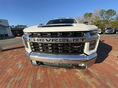Used 2021 Chevrolet Silverado 2500 LT w/ Convenience Package image 3