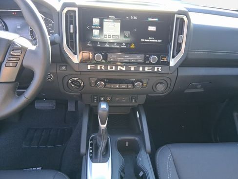 Used 2025 Nissan Frontier SV w/ SV Convenience Package AWD/4WD image 21
