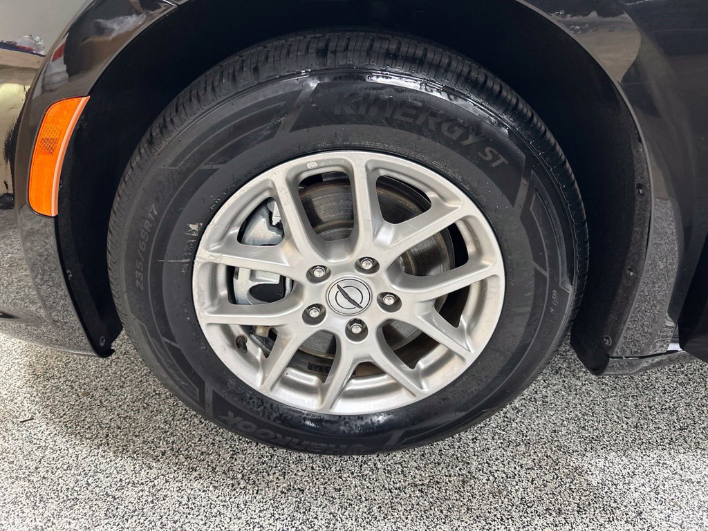 Used 2023 Chrysler Pacifica Touring-L FWD image 32
