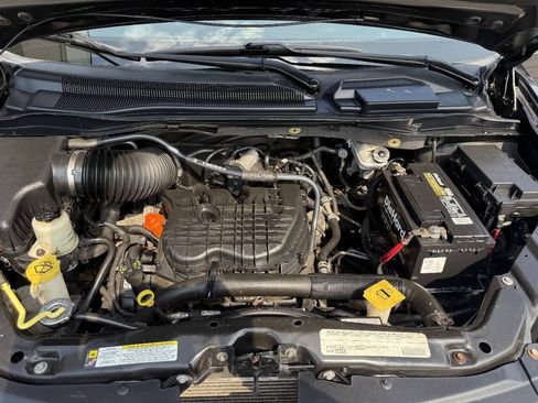 Used 2011 Chrysler Town & Country Touring w/ Entertainment Group #1 FWD image 20