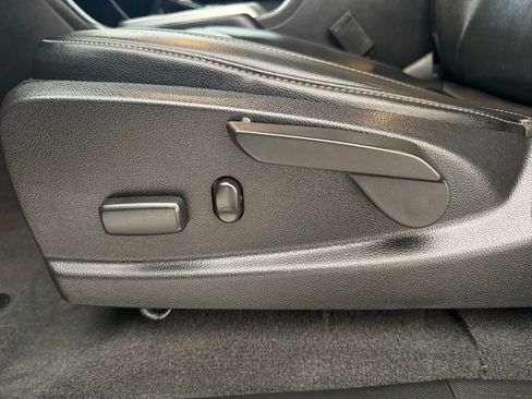 Used 2020 Chevrolet Colorado ZR2 image 25