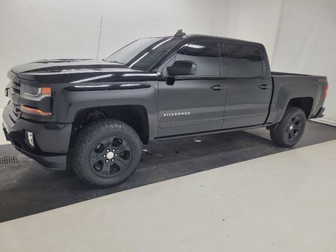 Used 2018 Chevrolet Silverado 1500 LT w/ All Star Edition AWD/4WD image 2