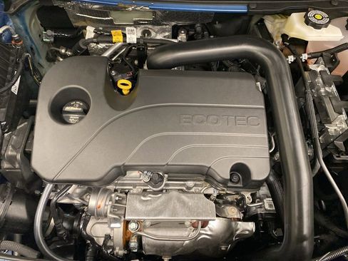 New 2026 Chevrolet Equinox LT w/ Convenience Package II AWD/4WD image 4