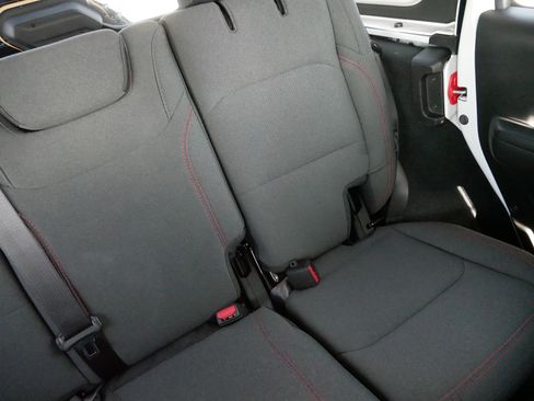 Used 2024 Jeep Wrangler Unlimited Rubicon image 14