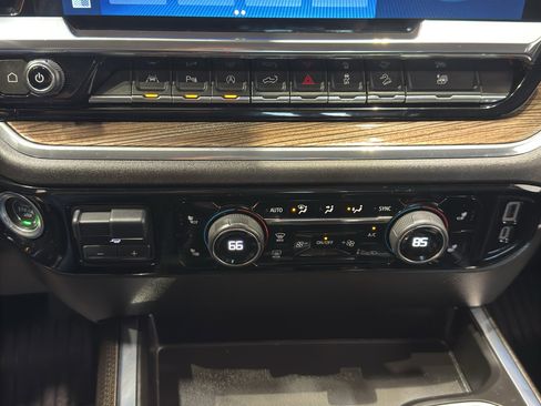Used 2024 Chevrolet Silverado 1500 RST AWD/4WD image 33