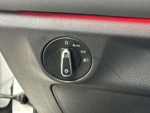 Used 2025 Volkswagen Jetta GLI Autobahn image 37